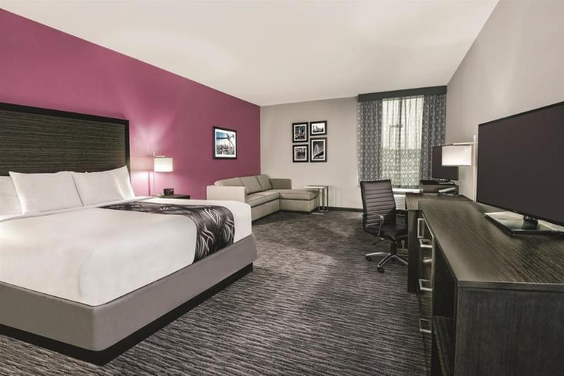 Super 8 By Wyndham Grand Prairie North Motell Exteriör bild