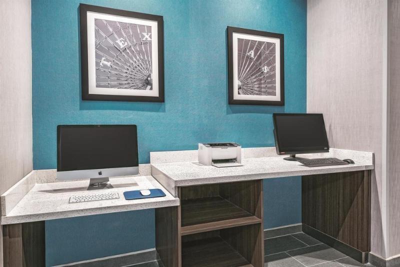 Super 8 By Wyndham Grand Prairie North Motell Exteriör bild